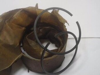 ŠKODA 130 TATRA 603 ORIG NEPOUŽITÉ PÍSTNÍ KROUŽKY 75.50MM