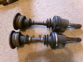 Škoda 130  prodám díly