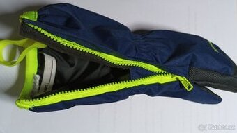 dětské lyžařské rukavice a lyžařská souprava vel.128 McKINLY