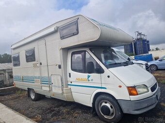 Ford Transit 2.5 td - 6 míst - klimatizace - tažné -