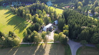 Rozlehlé pozemky o výměře 14 794 m² se stavebními parcelami,