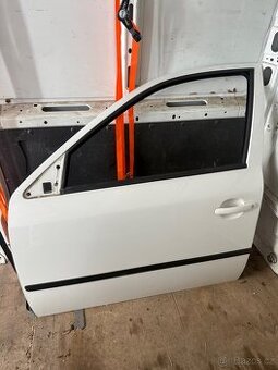 Levé přední dveře Octavia 1 - BÍLÁ