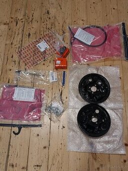 Opel Tigra b twin top zadní součástky k brzdám.