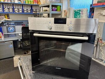 VESTAVNÁ TROUBA SIEMENS, REPASOVANÁ SE ZÁRUKOU