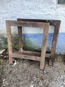 Masivní těžké nohy ke stolu