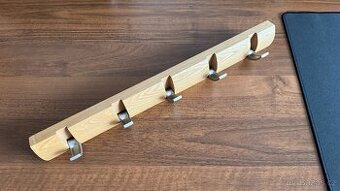 Designový nástěnný věšák na oblečení Umbra