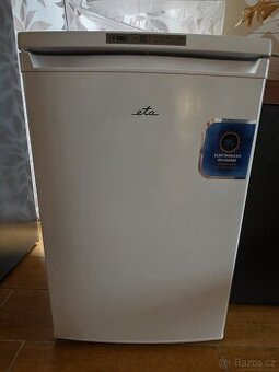 Mrazák ETA 2369 – šuplíkový, 91 l (2 roky starý)