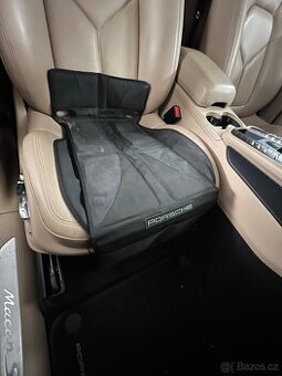 Porsche podložka pod dětskou sedačku
