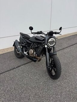 Husqvarnu Svartpilen 701