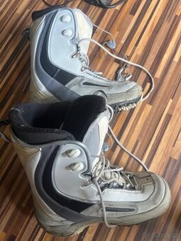 Boty na snowboard