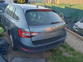 Prodám zadní dveře na škoda Superb 3 combi