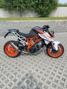 KTM 1290 super duke R - 1