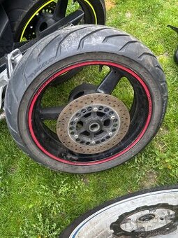 Zadni kolo na Yamaha Fzs 1000 Fazer 01-05