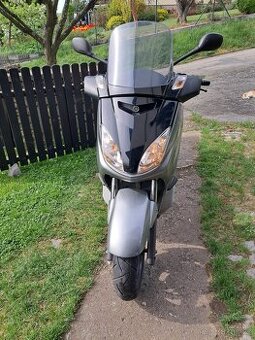 Yamaha X-Max 250