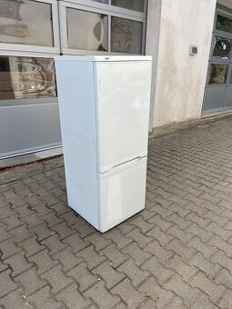 Lednice s mrazákem Zanussi