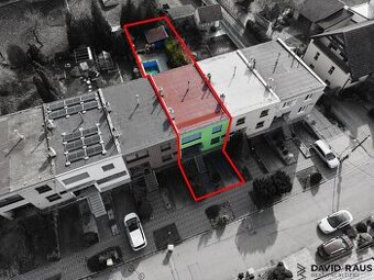 Prodej rodinného domu 5+kk  ( 219 m2) s garáží a bazénem,  B