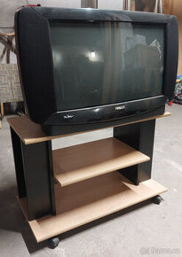 STOLEK POD TV