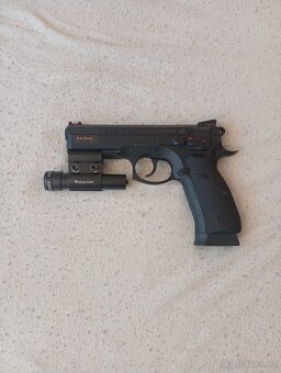 Airsoft pistole
