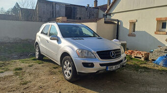 MERCEDES BENZ ML 350 i, benzin, závěs, pěkný stav