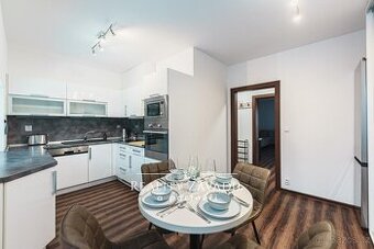 Pronájem byty 3+1, 90 m2 - Pardubice - Zelené Předměstí - 1