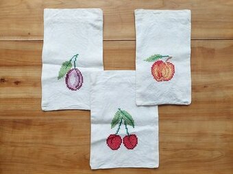 3 pytlíky, ručně vyšívané sáčky, retro ČSSR - SLEVA - 1