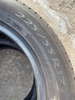 Pneu michelin  225/55R17