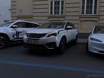 Peugeot 5008 1.2 rv.2019/11 měsíc koupene v čr