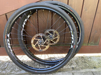 Zapletená kola 27,5" Remerx-Novatec-Schwalbe, RU