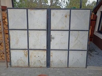 Prodám garážová vrata