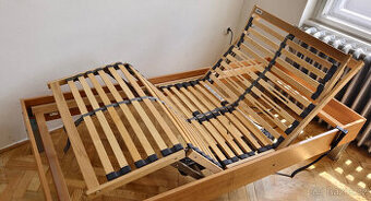 Elektricky polohovatelná postel