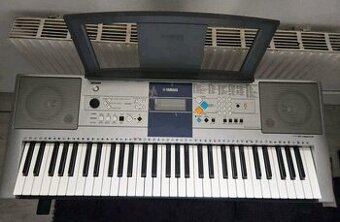 Keyboard Yamaha e323 (jako nový)