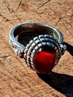 Stříbrný starobylý prsten