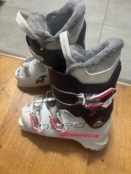 Lyžáky  22,5 cm EU 33