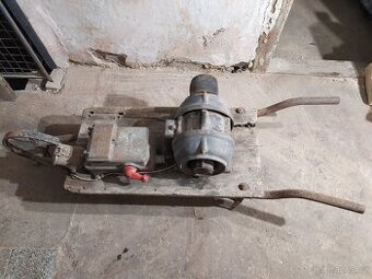 Elektromotor Sousedík na podvozku