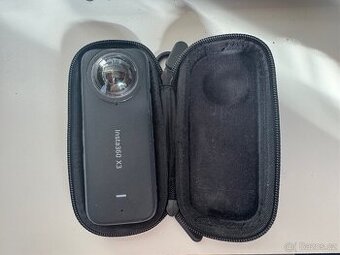 Insta360 X3 + neviditelné potápěčské pouzdro + pouzdro