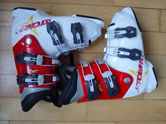 Dětské lyžařské boty - přezkáče Atomic (200 mm)