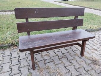 Dřevěná zahradní lavice