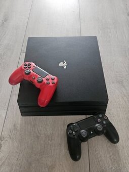 PS 4 PRO + 2 ovladače + 10 her + multifukční podložka