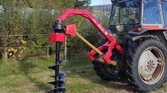 Půdní vrták za traktor