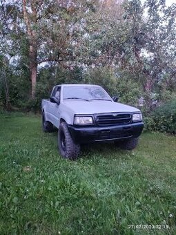 Mazda b2500 63kw koupim