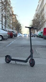 Elektrická koloběžka Xiaomi Scooter PRO