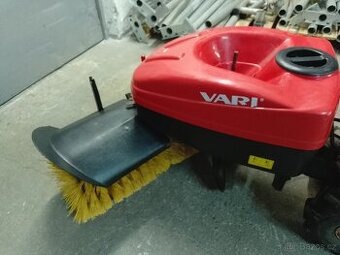 Vari zametací rotační kartáč KV-100 s kropením