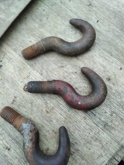 Prodám originál tažný hák na ZETOR25-600,-