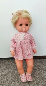 Retro panenka mrkačka z bývalé NDR