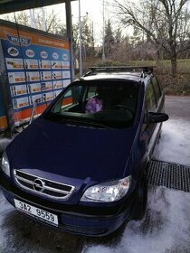 Opel Zafira 1.6 benzin 7 míst 2004