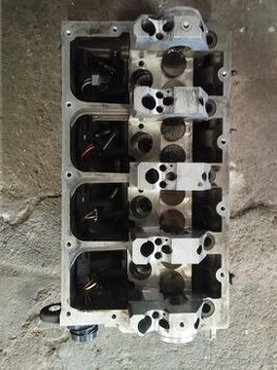 Hlava motoru 1.9 TDI 77kw