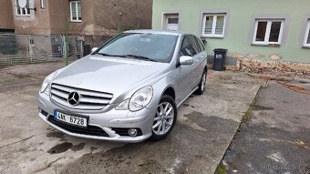 Mercedes-bens R320 2009 roku
