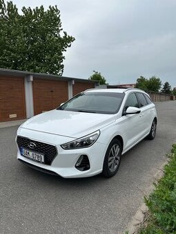 TOP - Hyundai i30 Combi 1.6 CRDI - SERVIS