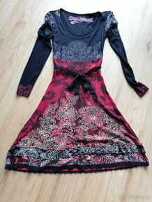 dámské šaty zn. Desigual vel. M/38