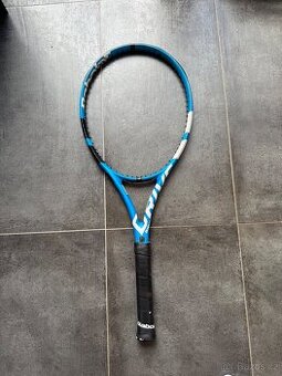 Tenisová raketa značky Babolat Pure Drive
